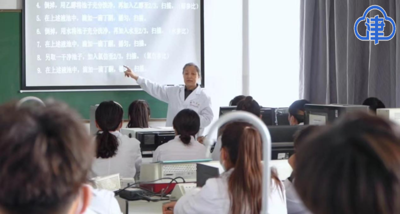 匠心育桃李银龄守初心天津这些退休教师闪耀在西部边疆