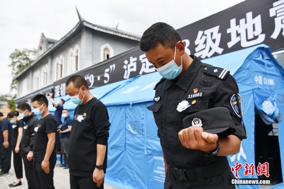 　　6月13日9时，国家防总针对广西、福建启动防汛四级应急响应，派出两个工作组分赴广西、福建协助引导；新增针对河北、内蒙古启动抗旱四级应急响应，并继续维持针对河南、山东的抗旱四级应急响应，两个工作组正在两省协助引导。