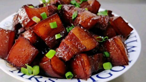 如何做红烧肉的做法 b8e2-175efd8926bd4727d2d0be10f18db676.jpg