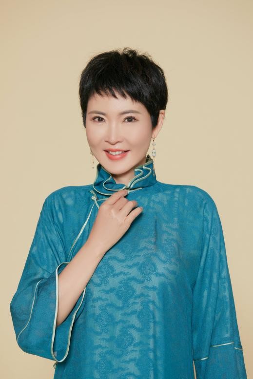 (知名个人成长作家 张德芬老师)