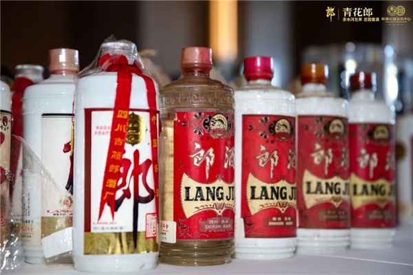 △众多陈年郎酒荣耀还乡