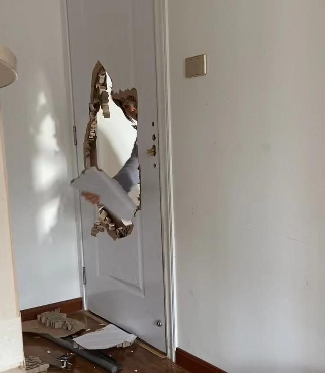 门反锁上了怎么办 d4ba-e2c045c1bc05d494bba8b2f04b9e96a5.jpg