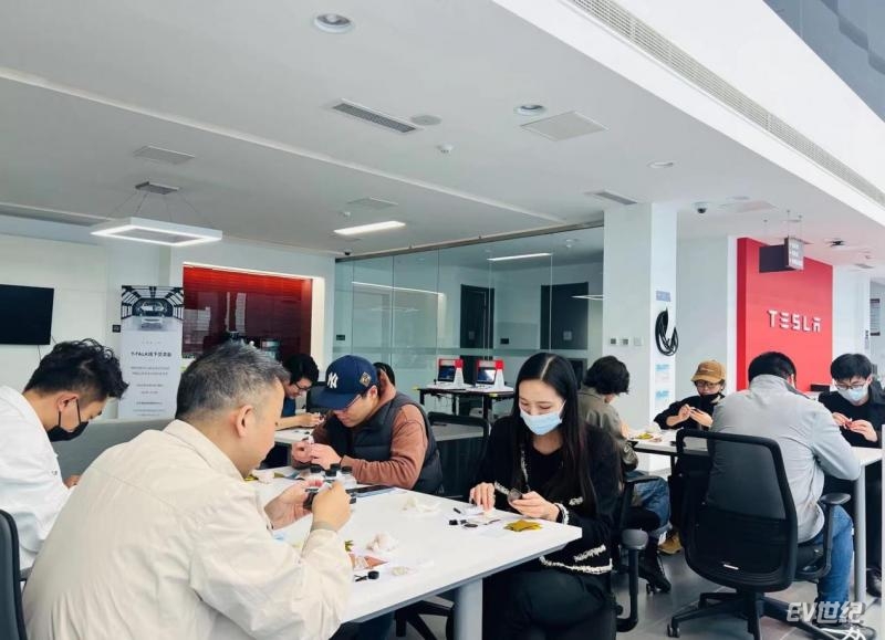 Model 3白车身亮相北京姚家园特斯拉中心,揭秘“看不见”的五星安全