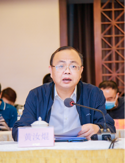 (自治区发展改革委一级巡视员黄汝焜致辞)