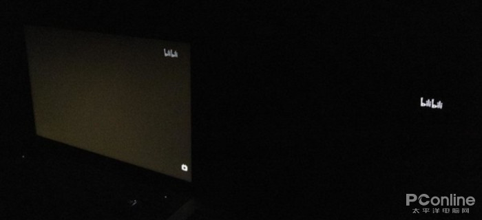 ↑左侧IPS,右侧OLED