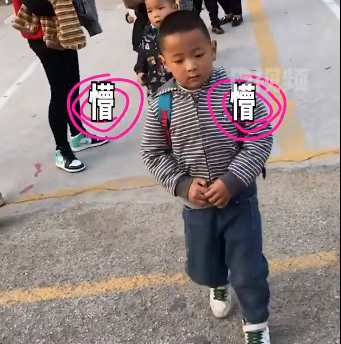 姨妈化妆师后接侄子下班,孩子没认出来,原告:跟他爸爸视频确认后才把人领回–星晚资源网抖音视频素材库-高清正版无水印图片文案下载-星晚资源网自媒体技巧 姨妈化妆师后接侄子下班,孩子没认出来,原告:跟他爸爸视频确认后才把人领回–星晚资源网抖音视频素材库-高清正版无水印图片文案下载-星晚资源网自媒体技巧