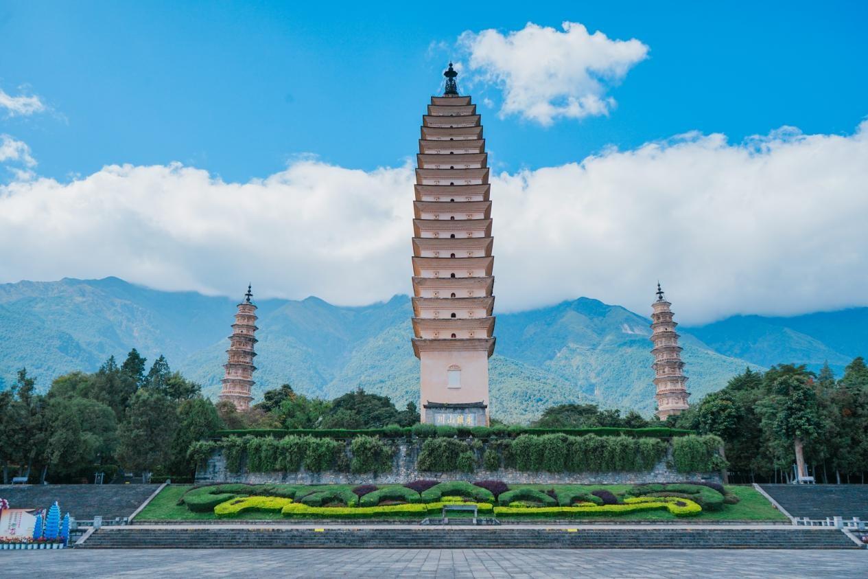 (图:崇圣寺三塔) 图片来源:@张家傻少爷