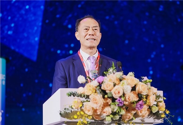 (稳健医疗董事长李建全)