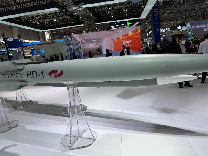 (图说:广州宏大HD-1超声速巡航导弹武器系统(陆基型);摄影:杨坪)
