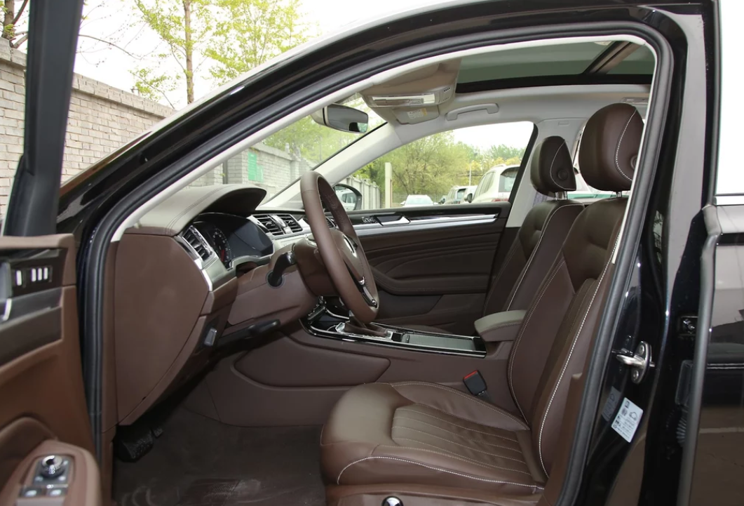 C级车推荐上汽大众辉昂,搭载自适应空气悬架,配置比肩BBA6 C级车推荐上汽大众辉昂,搭载自适应空气悬架,配置比肩BBA