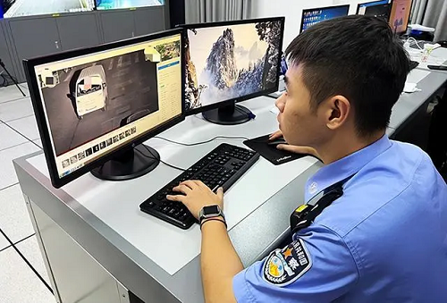 (余警官勘察现场监控)