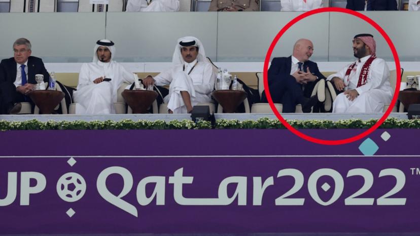 卡塔尔世界杯开幕式上，因凡蒂诺与萨勒曼谈笑风生