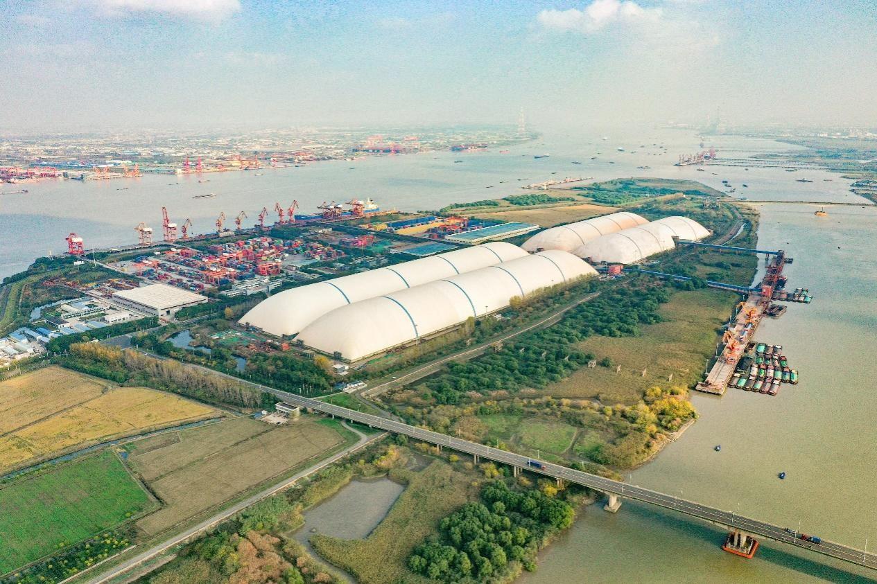 ▲录安洲长江码头气膜实景(图片转自长江航务管理局)