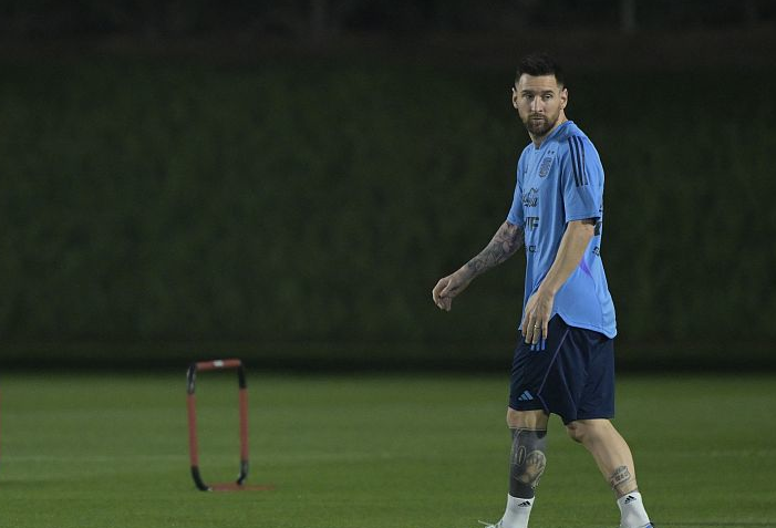 梅西参加阿根廷队训练。