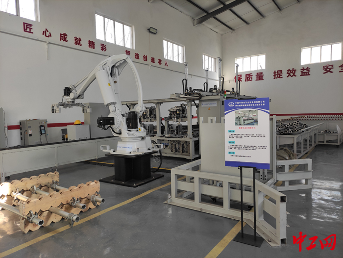 腕臂自动化预配平台。刘鸣泽 摄