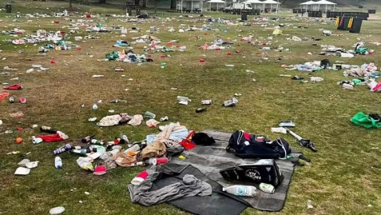 澳媒：圣诞聚会后悉尼公园满地垃圾，当地居民不满
