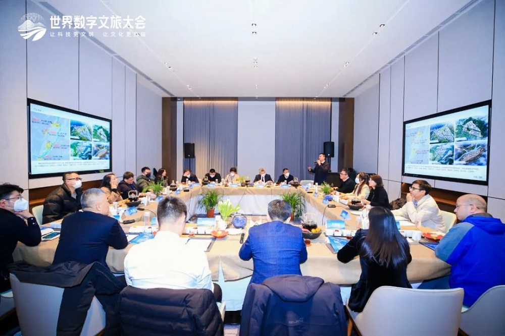 莲都经开区管委会主任王皓现场推介
