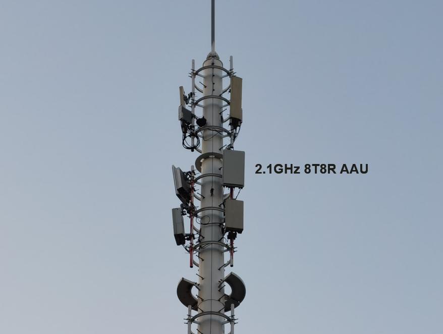 图注：2.1GHz 8T8R AAU部署站点实拍