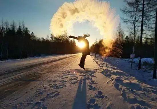 水知识|美哭了的“泼水成冰”,是啥原理?1 水知识|美哭了的“泼水成冰”,是啥原理?