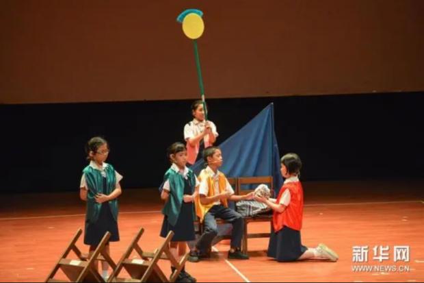 马来西亚华文小学生用马来语演绎《三国演义》将中国古典名著搬上 … – 新浪