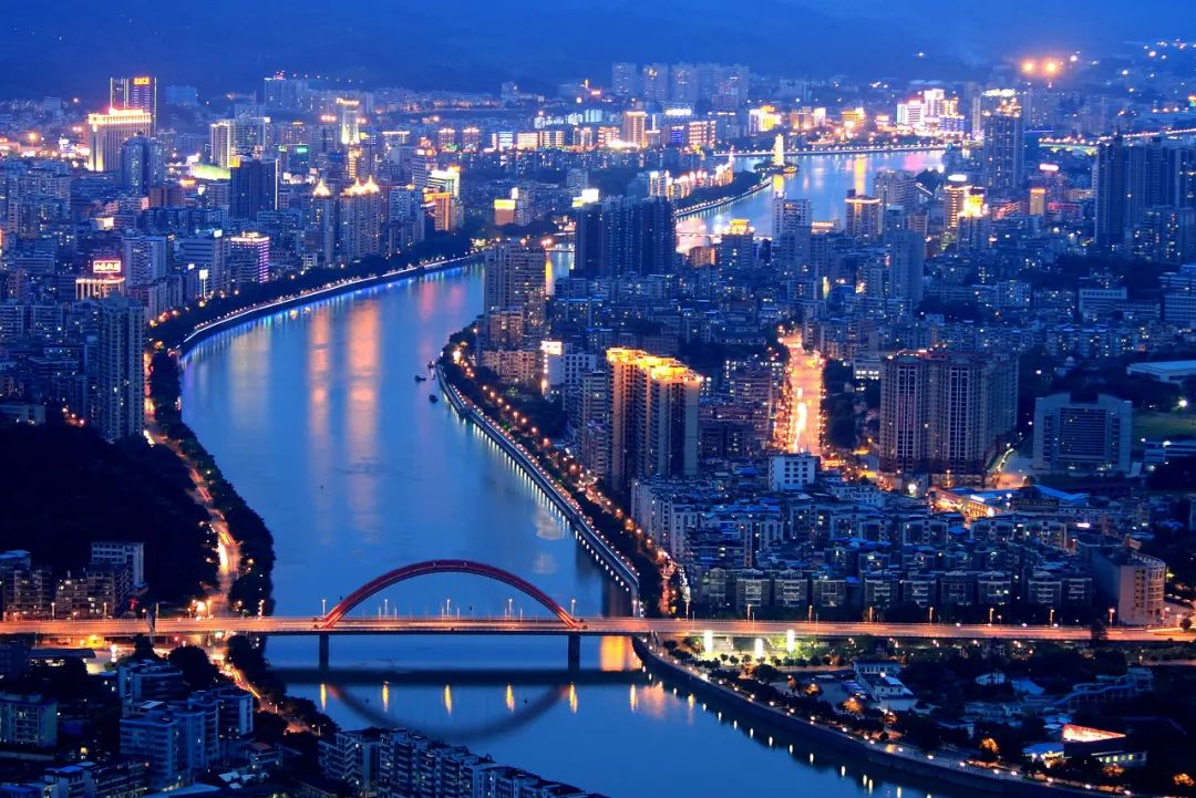 △ 韶关夜景。图源:图虫创意