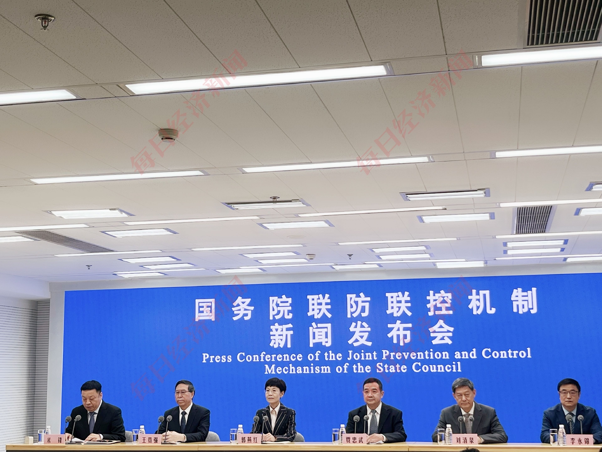 小分子药物主要发挥什么作用?联防联控专家答每经:能减轻症状、缩短病程、降低重症风险,一般5天内使用最好 小分子药物主要发挥什么作用?联防联控专家答每经:能减轻症状、缩短病程、降低重症风险,一般5天内使用最好