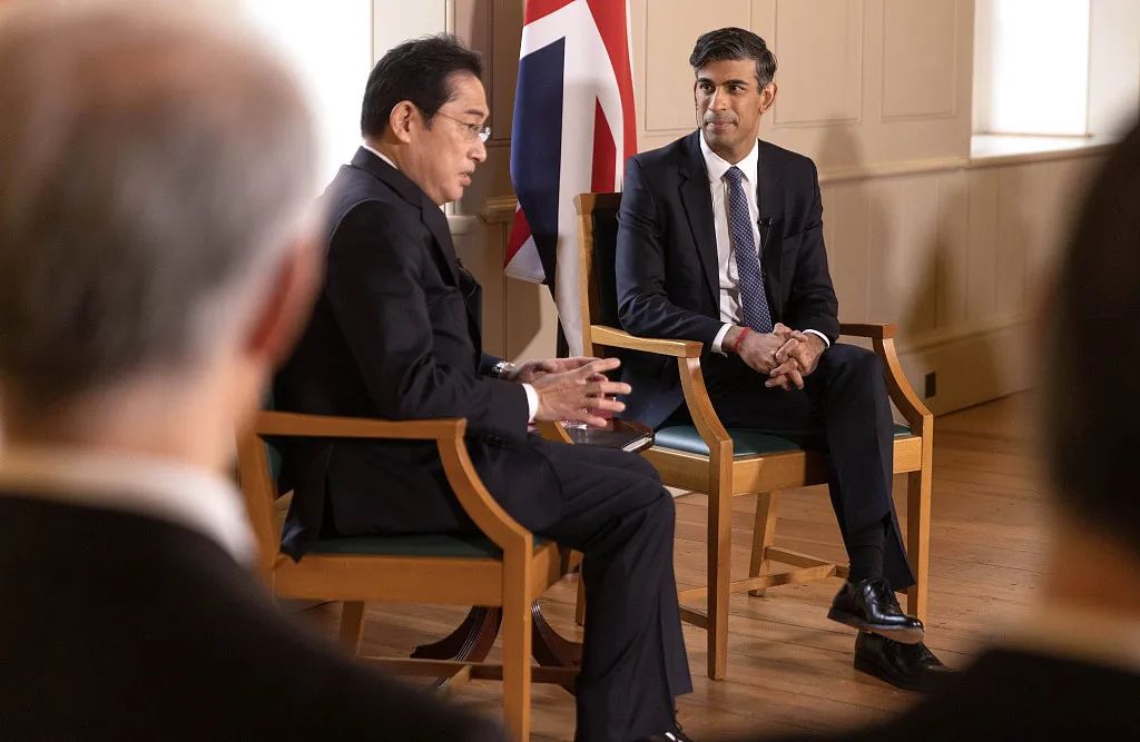 当地时间2023年1月11日，英国首相苏纳克会见日本首相岸田文雄在英国伦敦的伦敦塔签署了英日防务协议。图/视觉中国