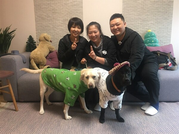 陆洋(右)、郑红晓(中)与池田惠美老师(左)