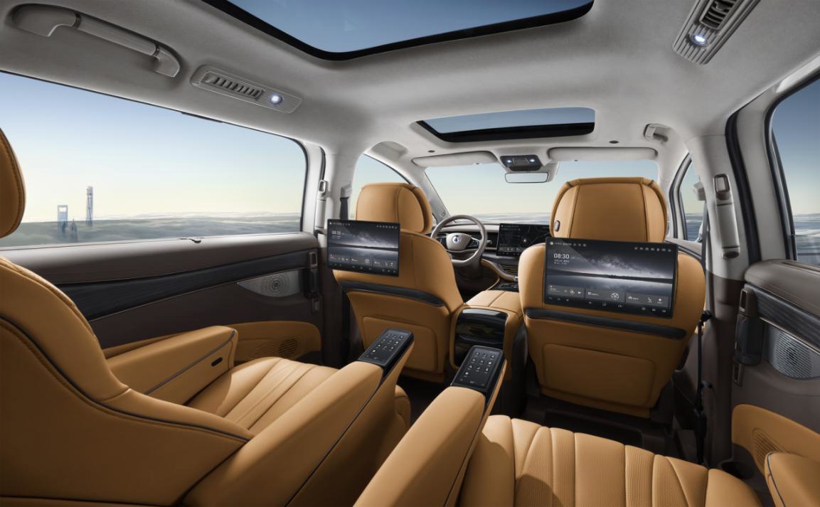 《比亚迪旗下高端 MPV 腾势 D9 正式上市:EV / DM-i 双版本,32.98 万元起》