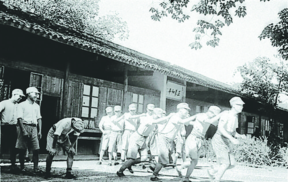 日本戰俘在戰俘營里搞活動
