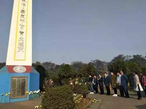 2018年1月,中国驻印度加尔各答总领事馆曾派员祭拜公墓。驻加尔各答总领馆网站截图