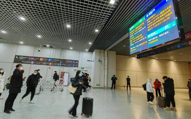 今日预计60万人抵京，多座火车站增设夜间免费摆渡车