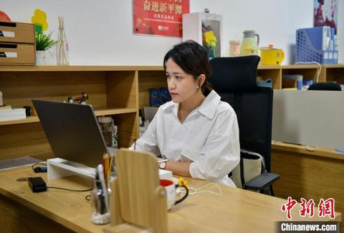 马来西亚女孩用英文Vlog记录年味：在中国找到新的人生 – 新浪