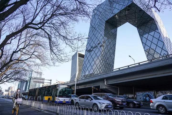 1月28日，车辆在北京东三环辅路行驶。新华社记者 彭子洋 摄