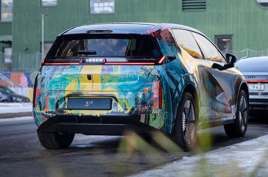 极氪 003 原型车曝光:定位紧凑型 SUV,将于上海车展首发亮相