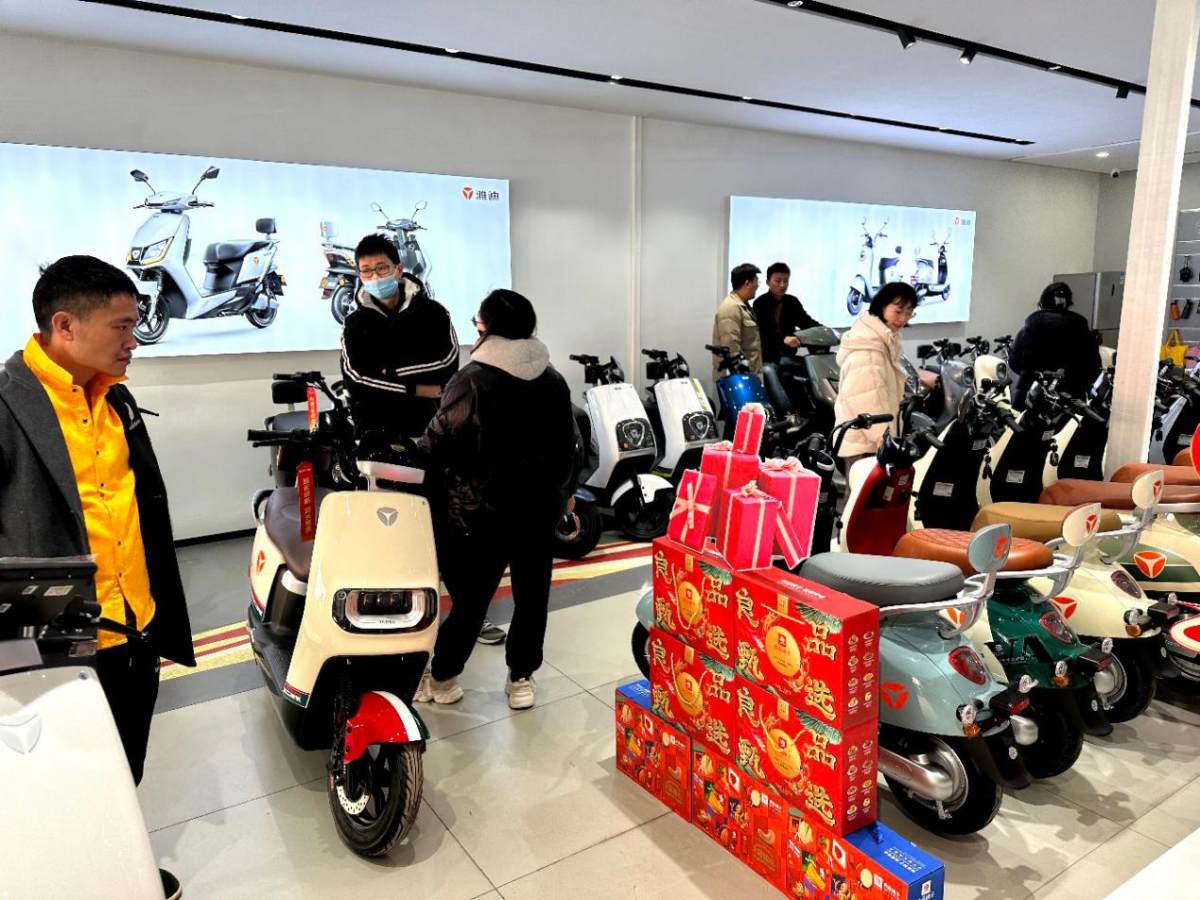 (雅迪终端门店持续热卖,用户好评如潮)