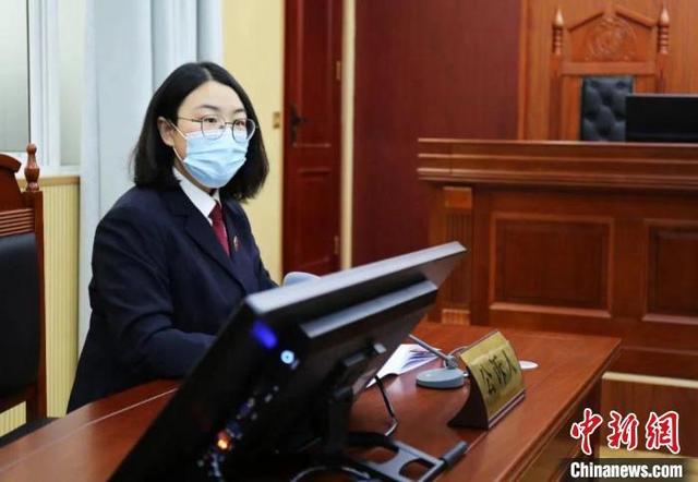 办案检察官出庭公诉。 江苏省人民检察院供图