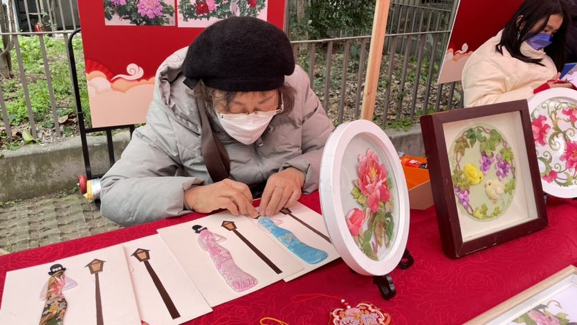 2035未来生活原型街上演“闹元宵”非遗“大秀”2 2035未来生活原型街上演“闹元宵”非遗“大秀”