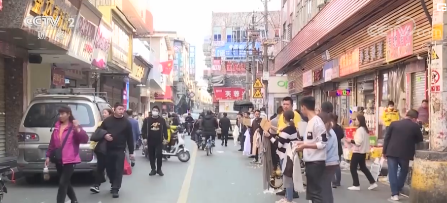 广东广州：制衣村集中开工 翘首以待“打工人”