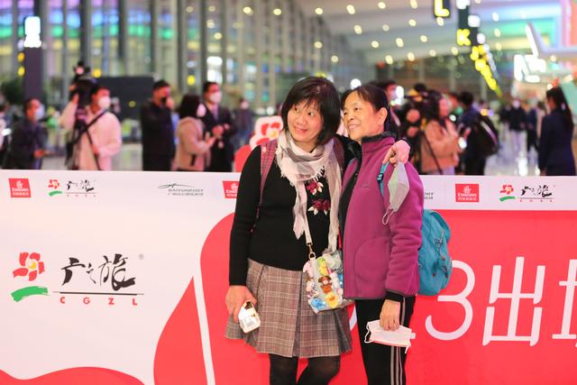 广之旅首个出境旅游团2月6日凌晨从广州启程。图/受访者供图