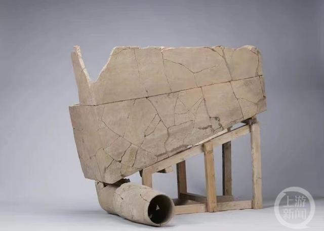 陕西考古发现约2400年前“冲水式”厕所，专家认为长相跟现代冲水式厕所差不多（陕西考古遗址公园）