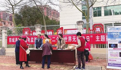　　⑤ 广西防城港无管机构开展主题宣传活动。 唐慧敏/摄