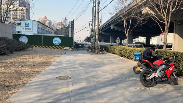 记者反映情况后，位于四惠桥西的核酸检测亭已经撤离。朝阳区八里庄街道办事处供图