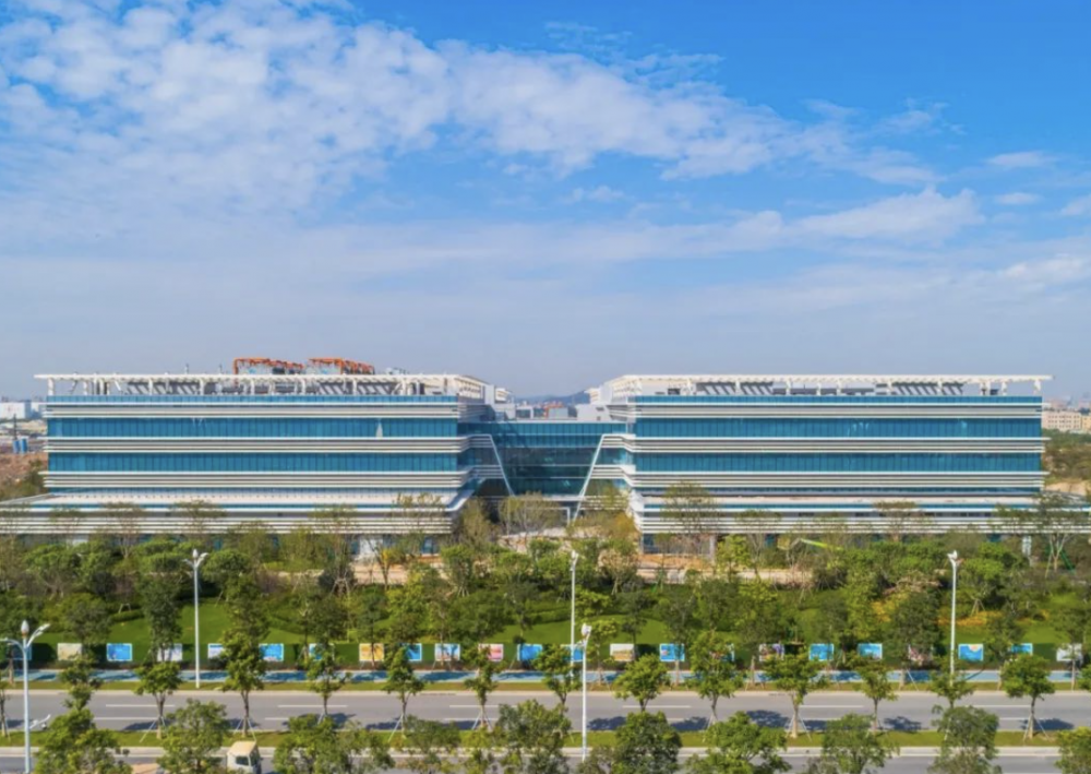 (图为滨海湾新区OPPO全球算力中心)