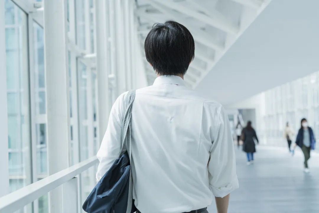 青春与遗忘的抗争——一位19岁高中生的阿尔茨海默病之旅