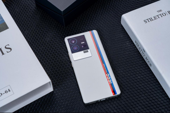 (iQOO11Pro_最高配备16GB+512GB内存)