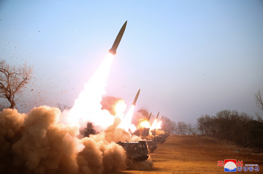 朝鲜新型短程弹道导弹 本文图源：朝中社