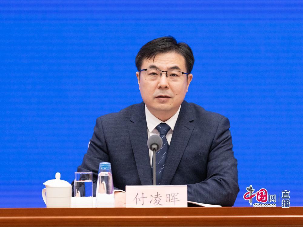 国家统计局新闻发言人、国民经济综合统计司司长付凌晖介绍情况(中国网 杨佳 摄)