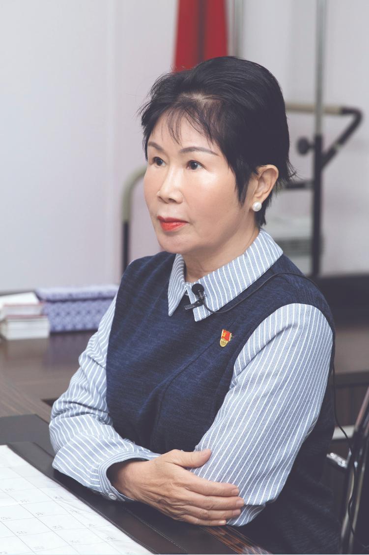 多年来马娅一直保持对工作的专注。