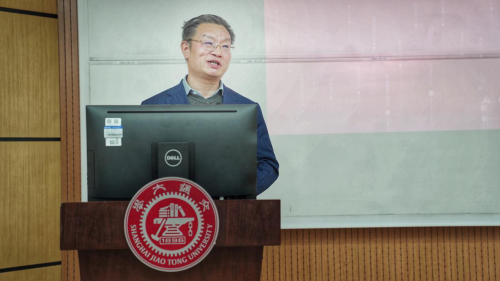 颜世富 上海交通大学行业研究院能源行业责任教授、安泰经管学院博士研究生导师